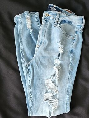 Hollister Light Wash Ripped Skinny Jeans